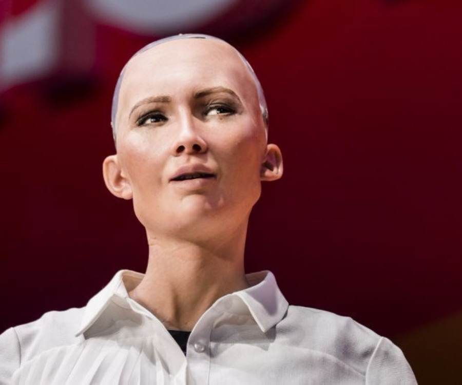 DÜNYA'NIN İLK VATANDAŞ ROBOTU TÜRKİYE'YE GELİYOR